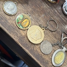 VTG 5 pc Lot 1935 SILVER VZA 1983 Vatican Pope Religious & Chávez Keychain ASIS picture