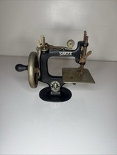 Rare Vintage Antique Singer Cast Iron Hand Crank Child Sewing Machine Model 20 picture