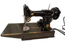 1961 Singer 221K Featherweight Sewing Machine Red S Badge Great Britain ES649711 picture