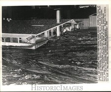 1962 Press Photo Home of Al Jordan Destroyed in Flood, Burbank, California picture
