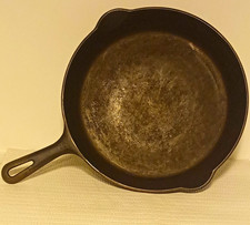 Griswold Vintage No. 9 Cast Iron Round Skillet Frying Pan, Black picture