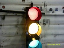 VINTAGE TRAFFIN SIGNAL STOP LIGHT picture