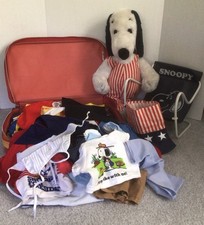 VTG 1968 SNOOPY PLUSH 21”; SUITCASE, 14+ OUTFITS & ACCESSORIES, CHAIR, LARGE LOT picture