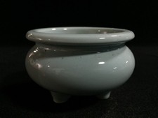 U0056 / Vintage Japanese Porcelain Incense Burner Koro Tripod Censer Small picture