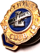 Vintage 10K Solid Gold Lions Club Past President Pin Diamond Accents Fraternal picture