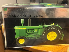 John Deere Precision Classics Model 5010 Tractor  1963 Original picture