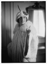 Photo:Galli Curci Woman in Fur Coat and Hat Portrait picture