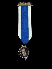 Antique 14K Gold Daughters of the American Revolution DAR Medal J.E.Caldwell picture