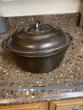 Vtg 1920s-30s Ozark No 8  Cast Iron Dutch Oven with Bail & #530 Lid picture