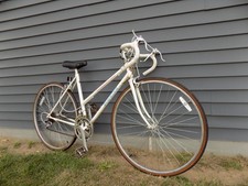 1980s SCHWINN WORLD SPORT LADIES 10-SPEED ROAD BIKE SUPER VARSITY CONTIENTAL 80s picture