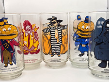 Vintage 1977 McDonald's McDonaldland Action Series Collector 5pc Glasses Set picture