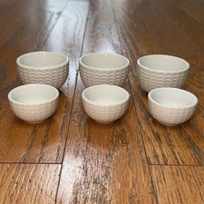 Set of 6 - United Airlines White Polaris Class Ramekin Sauce & Condiment Cups  picture
