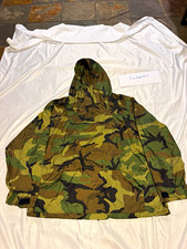 Vintage US Military Surplus Camo Hooded Nylon Jacket Size Medium  Made in USA picture