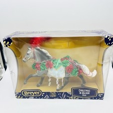 Breyer Christmas in Bloom 2025 Holiday Horse Traditional 1:9 Sport Horse NIB picture