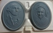 Vintage Avon George & Martha Washington Blue Cameo Soap Set Original Case picture