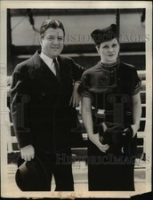 1937 Press Photo Sen. Robert LaFollette Jr., Mrs. LaFollete on S.S. Washington picture