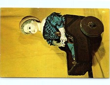 Postcard Postcard: Holz-Masse doll with 1790s PA Dutch wagon picture