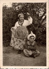 Vintage 1953 Photograph Children in Traditional Clothing Yiddish Hebrew Back picture