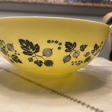 Vintage Pyrex Gooseberry Cinderella Mixing Bowls picture