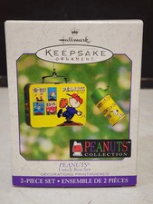 2000 Hallmark NRFB Ornament Peanuts Lunch Box 2 Piece Set--824-345 picture