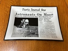 VINTAGE 1969 ASTRONAUTS ON MOON PEORIA JOURNAL STAR GLASS DISH ASHTRAY  picture