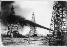 Photo:Spindletop Texas 1910s Oil Gusher Oil Field Derrick Blowout picture
