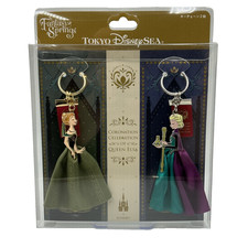 Anna & Elsa Coronation Keychain Duo - Fantasy Springs Merch - TDSR Exclusive picture