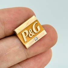 P&G Procter and Gamble 10K Gold Pin Employee Service Award 2.8g Clear Stone picture