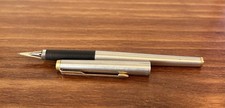 Vintage PARKER 180 Flighter Fountain Pen w XM 14k Gold Nib picture