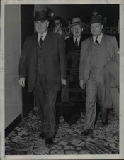 1950 Press Photo Labor Leaders Leaving Coal Negotiations Meeting, Washington picture