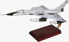 USAF Convair B-58 Hustler SAC Supersonic Bomber Desk Top Model 1/72 SC Airplane picture