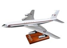 Canadian Armed Forces Boeing CC-137 707-320 Desk Top 1/100 Jet Model SC Airplane picture