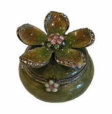 JAY Strongwater Green Enameled Flower Hinged Trinket Box, hinged lid picture
