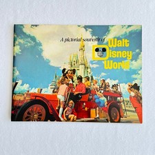VINTAGE 1974 WALT DISNEY WORLD PICTORIAL SOUVENIR picture