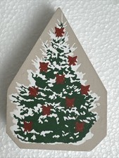The Cats Meow Christmas Spruce Tree w Red Bows Snow 1990s wood shelf sitter picture