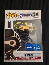 Funko Pop Marvel - Ronin - Walmart #465 Jeremy Renner Signed Becket Witnessed picture