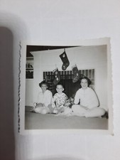 Vintage 1950s B&W Snapshot Photo 2 1/4