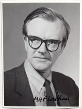 Maurice Wilkins Nobel Prize Medicine 1962 DNA Research Signed Photograph “Rare” picture
