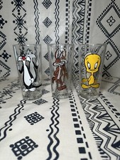 Vintage 1973 Pepsi x Warner Bros Inc. Glass Cup Collab -3pc set. picture