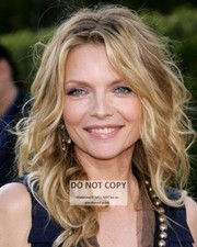 ACTRESS MICHELLE PFEIFFER - 8X10 PUBLICITY PHOTO (BB-904) picture