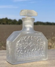 A very beautiful and rare perfume bottle from the 1800s. picture