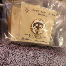 Vintage Methodist Sunday School One Year Pin Cross & Crown Badge Gold Plated picture