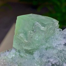 127G Natural apple green fluorite crystal mineral specimen Xianghualing picture