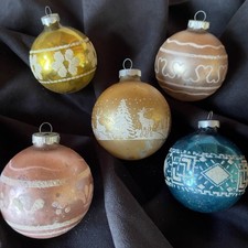 5 Vintage Shiny Brite Christmas Ornaments Frosted Mica Designs Approx. 3