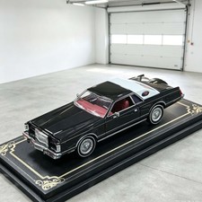 1/64 Continental 1979 Opening Hood Trunk Alloy Model Car Collectible Diorama picture
