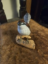 Vintage International Wildlife Carvings Wren picture