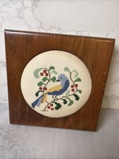 Vintage Needlepoint Bird Multicolor Round Image - Wood Frame 6” picture