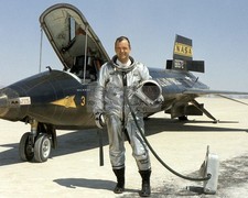 NASA RESEARCH PILOT WITH X-15 HYPERSONIC AIRCRAFT 1967 8X10 PHOTO picture