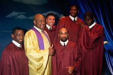 Boxer George Foreman stands with Oscar De La Hoya Riddick Bowe Kev- Old Photo picture
