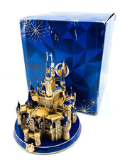 Rare - Shanghai Disney Resort 10th Birthday Castle By Jesse Wang *New picture